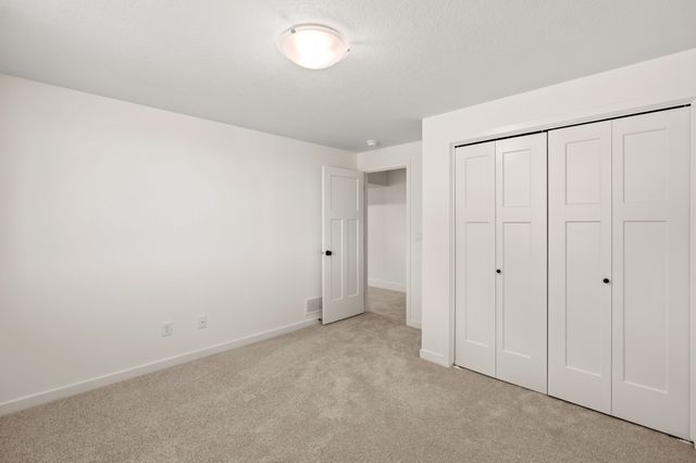 2910 NW Reinhart Drive, Ankeny, IA 50023