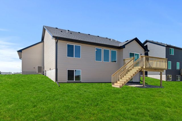 2910 NW Reinhart Drive, Ankeny, IA 50023