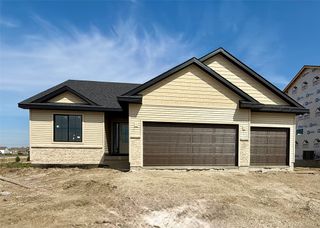 2910 NW Reinhart Drive, Ankeny, IA 50023