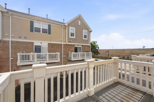6132 Washington Court, Morton Grove, IL 60053