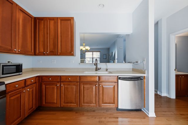 6132 Washington Court, Morton Grove, IL 60053