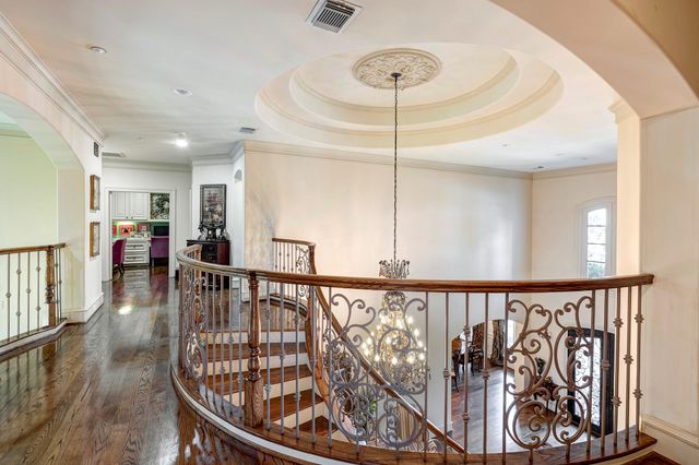 725 Blalock Road, Hedwig Village, TX 77024