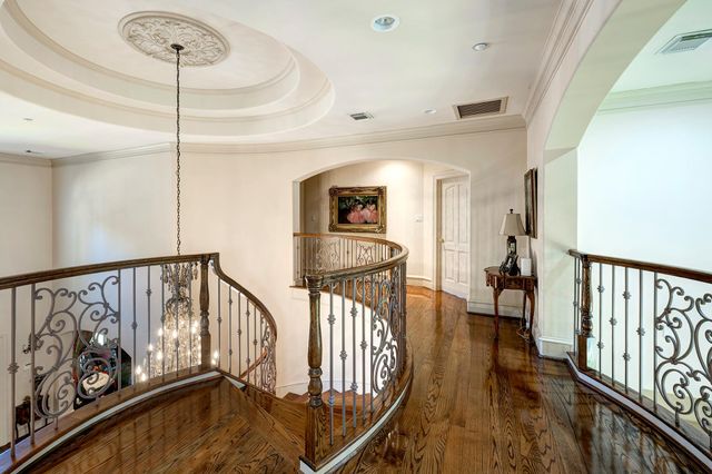 725 Blalock Road, Hedwig Village, TX 77024