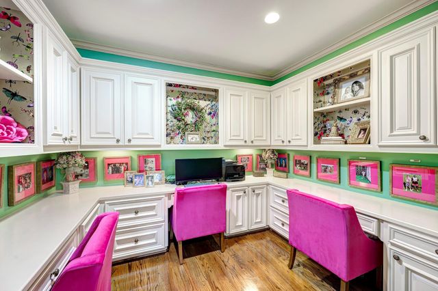 725 Blalock Road, Hedwig Village, TX 77024