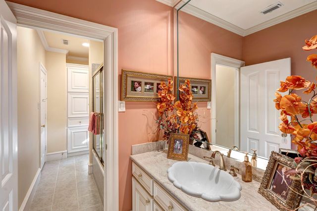 725 Blalock Road, Hedwig Village, TX 77024