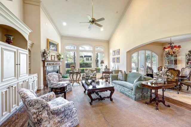 725 Blalock Road, Hedwig Village, TX 77024