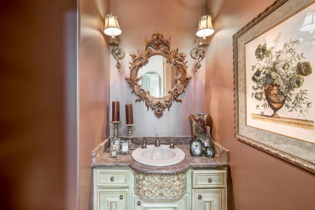 725 Blalock Road, Hedwig Village, TX 77024