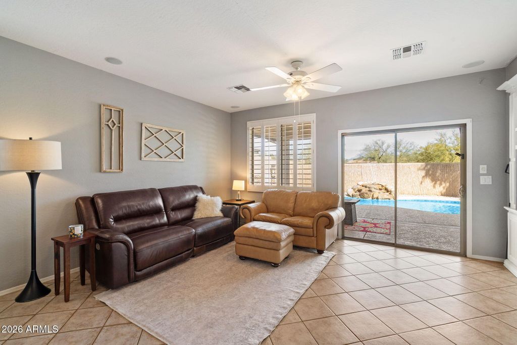 Image 15 of property listing at 1608 W KURALT Drive, Anthem, AZ 85086