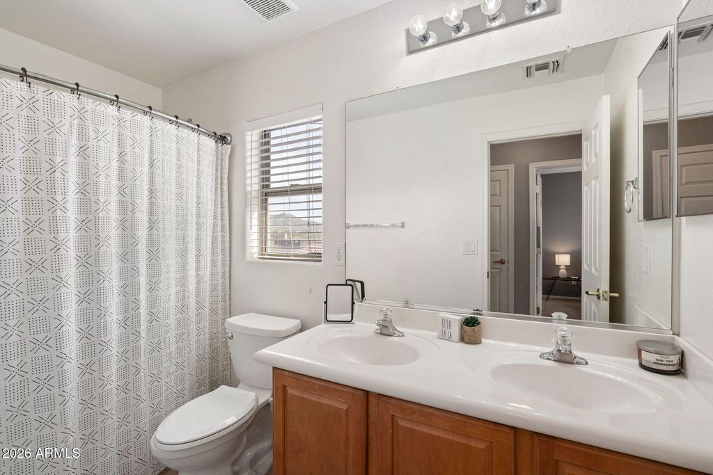 Image 20 of property listing at 1608 W KURALT Drive, Anthem, AZ 85086