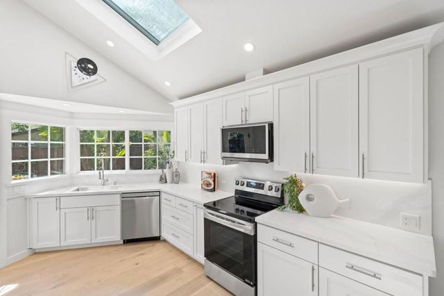 577 Anchor Circle, Redwood City, CA 94065