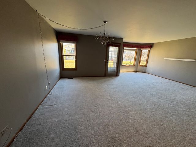 1871 Fox Run Drive A, Elk Grove Village, IL 60007