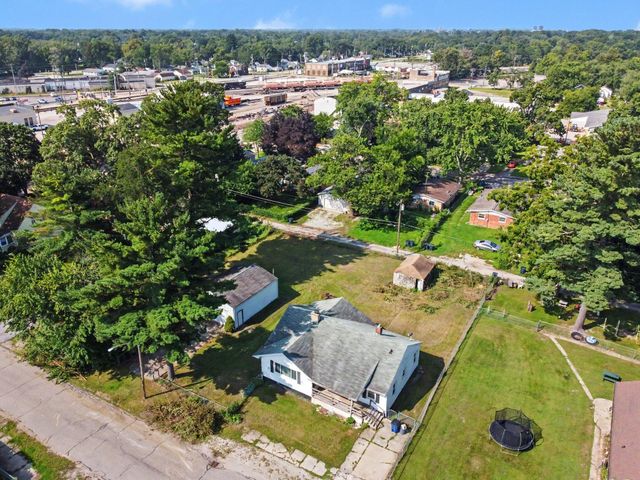 626 Gladys Street, Michigan City, IN 46360