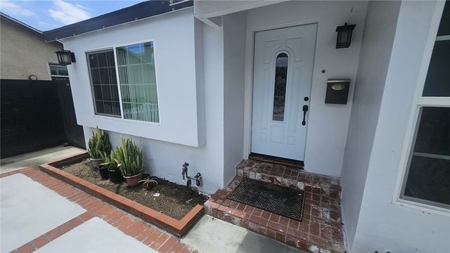 5651 Radford Avenue, Valley Village, CA 91607