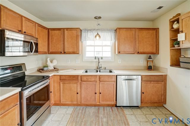 112 St Charles Pl, Aylett, VA 23009