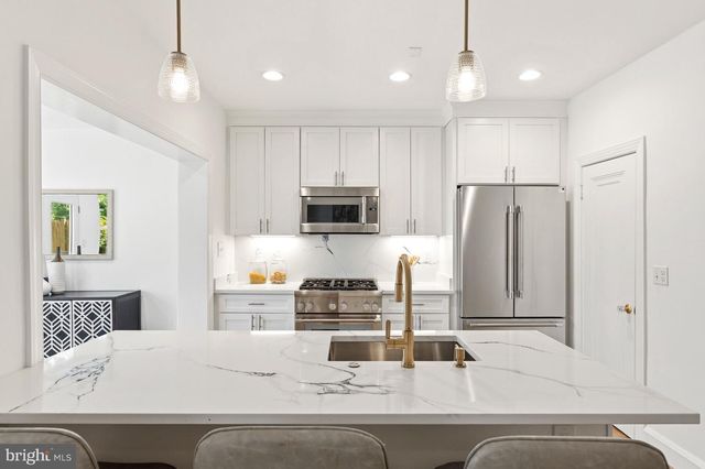 3533 R ST NW, Washington, DC 20007
