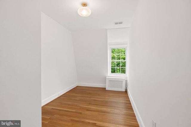 3533 R ST NW, Washington, DC 20007