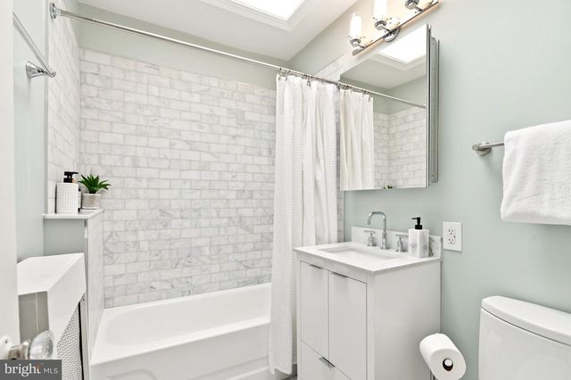 3533 R ST NW, Washington, DC 20007