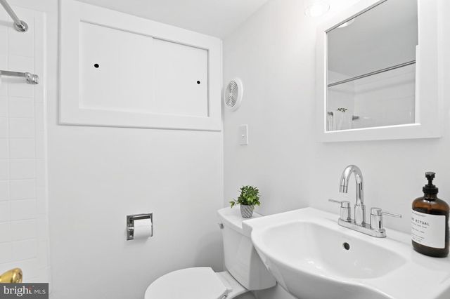 3533 R ST NW, Washington, DC 20007