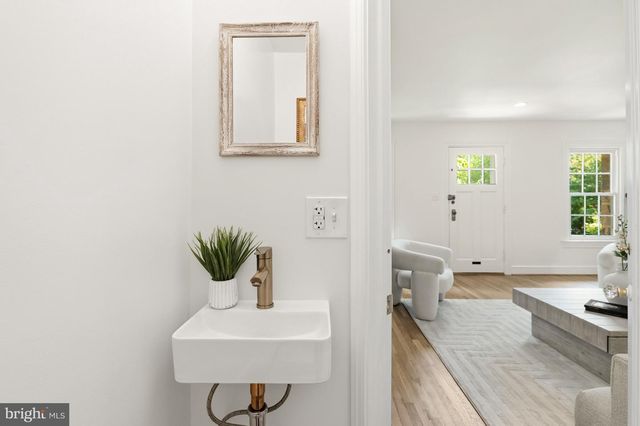 3533 R ST NW, Washington, DC 20007