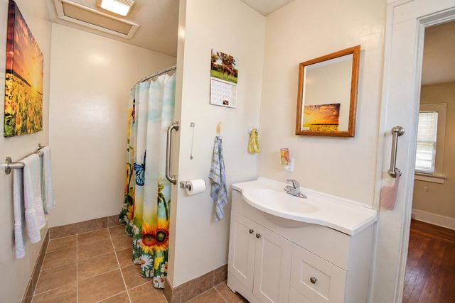 1122 S Waco, Wichita, KS 67213