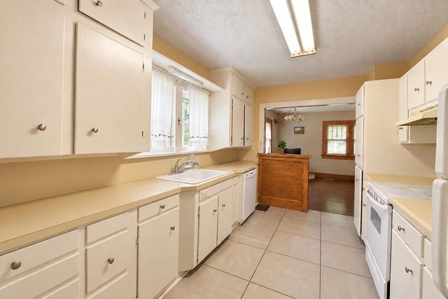 1122 S Waco, Wichita, KS 67213
