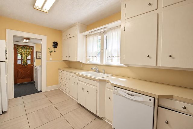 1122 S Waco, Wichita, KS 67213