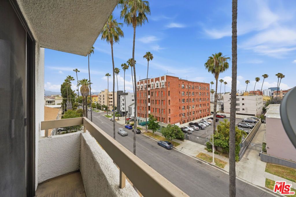 533 S St Andrews Place 313, Los Angeles, CA 90020