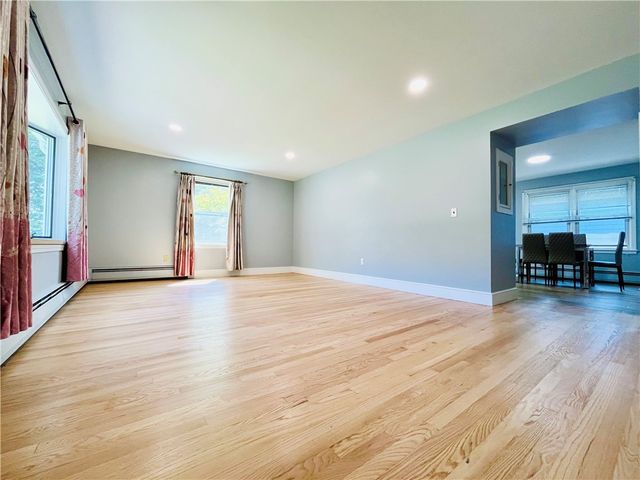 15 Washington Road, Barrington, RI 02806