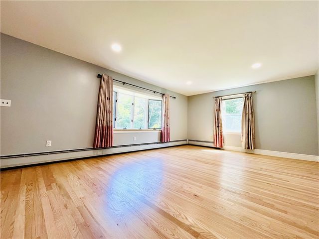 15 Washington Road, Barrington, RI 02806