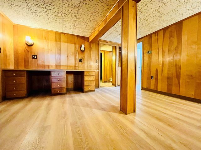 15 Washington Road, Barrington, RI 02806