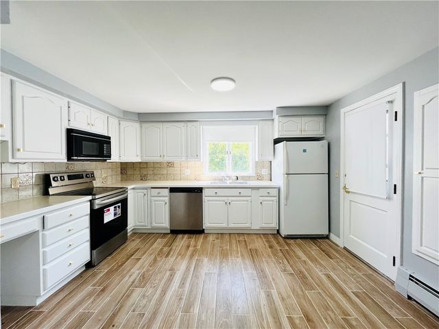 15 Washington Road, Barrington, RI 02806