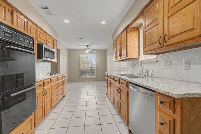 1903 Big Sky Drive, Lewisville, TX 75077