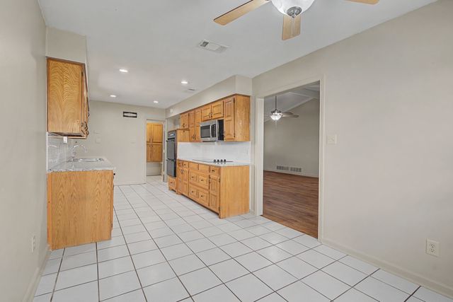 1903 Big Sky Drive, Lewisville, TX 75077