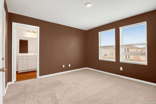 7723 FERN HOLW, San Antonio, TX 78252