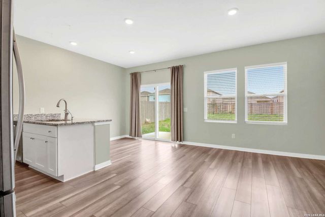 7723 FERN HOLW, San Antonio, TX 78252