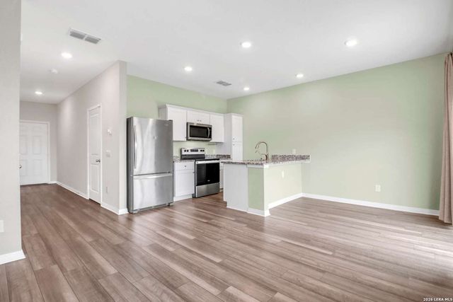 7723 FERN HOLW, San Antonio, TX 78252