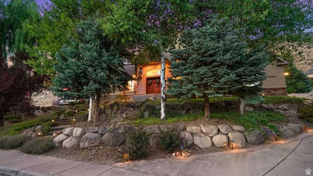 9498 N CANYON HEIGHTS DR, Cedar Hills, UT 84062
