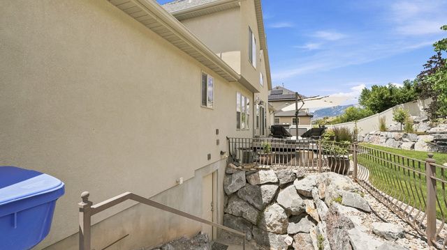 9498 N CANYON HEIGHTS DR, Cedar Hills, UT 84062