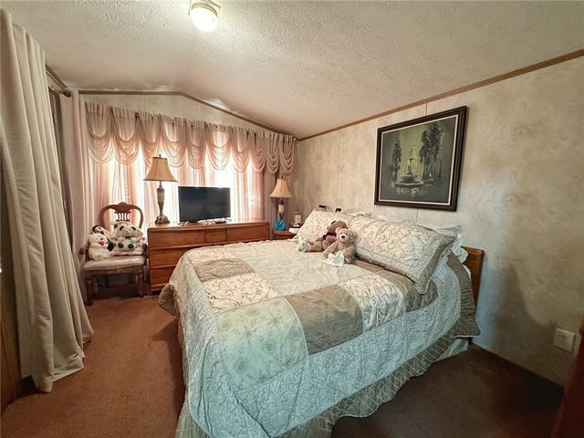 702 Dauphin Dr, Cranberry Twp, PA 16066