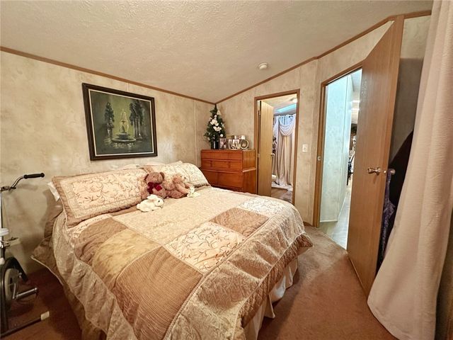 702 Dauphin Dr, Cranberry Twp, PA 16066