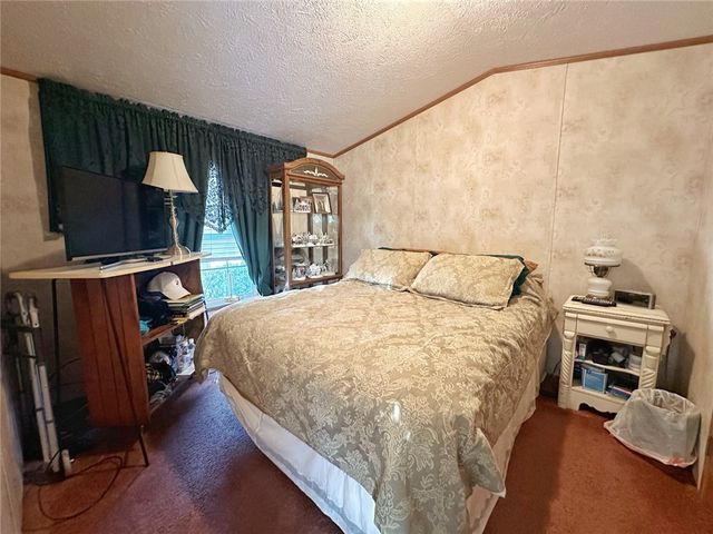 702 Dauphin Dr, Cranberry Twp, PA 16066