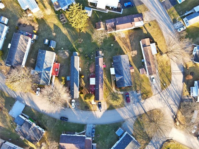 702 Dauphin Dr, Cranberry Twp, PA 16066