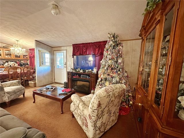 702 Dauphin Dr, Cranberry Twp, PA 16066