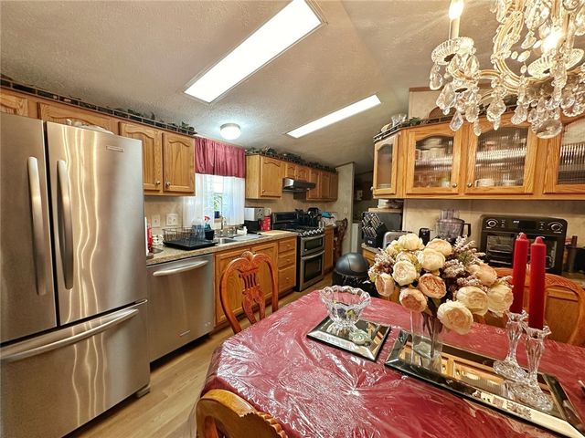 702 Dauphin Dr, Cranberry Twp, PA 16066