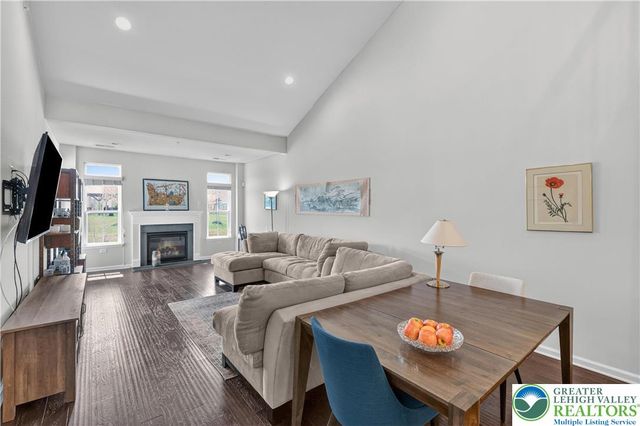 4746 Dealtrey Drive, Bethlehem Twp, PA 18045
