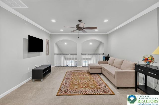 4746 Dealtrey Drive, Bethlehem Twp, PA 18045