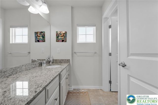 4746 Dealtrey Drive, Bethlehem Twp, PA 18045