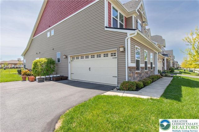 4746 Dealtrey Drive, Bethlehem Twp, PA 18045