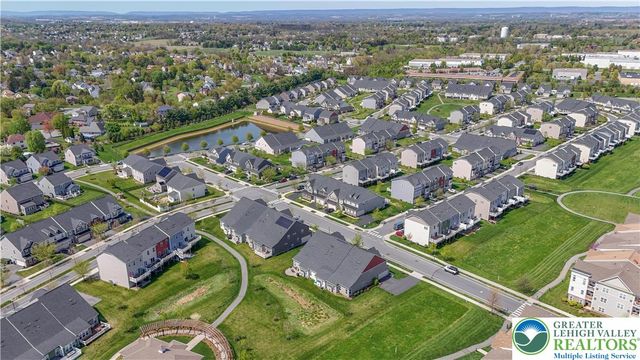 4746 Dealtrey Drive, Bethlehem Twp, PA 18045