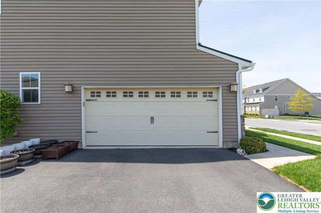 4746 Dealtrey Drive, Bethlehem Twp, PA 18045